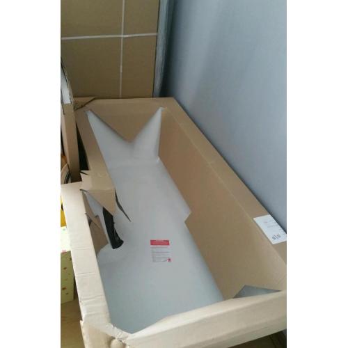 Bath,shower screen,toilet,sink