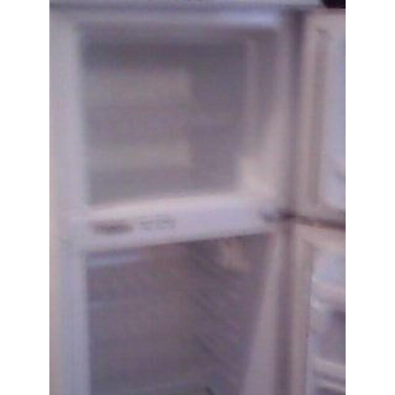 Fridge Freezer SWAN SFF 002W - H135cm/W53cm/D60
