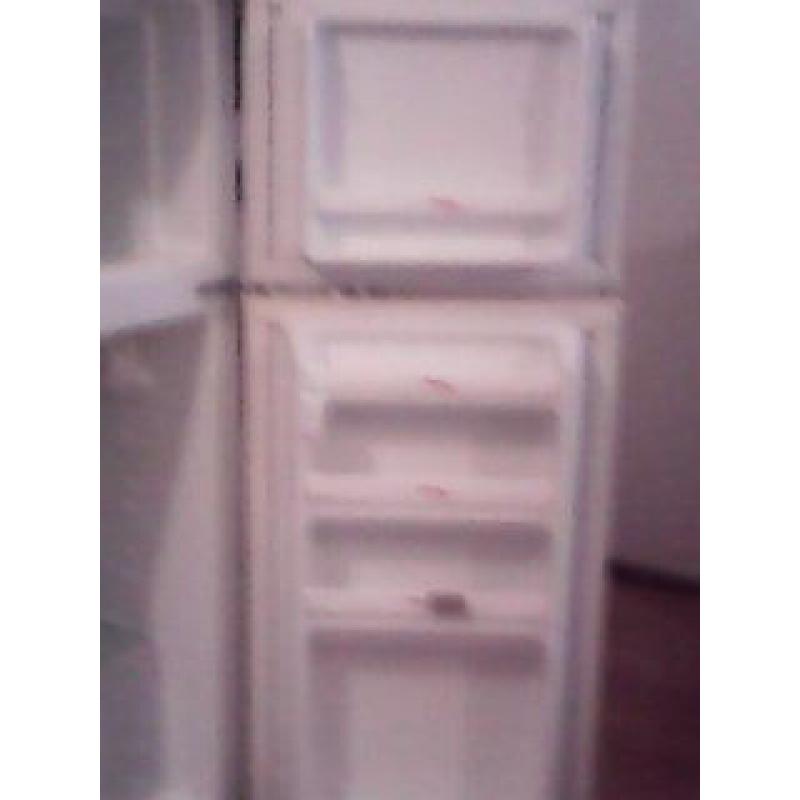 Fridge Freezer SWAN SFF 002W - H135cm/W53cm/D60