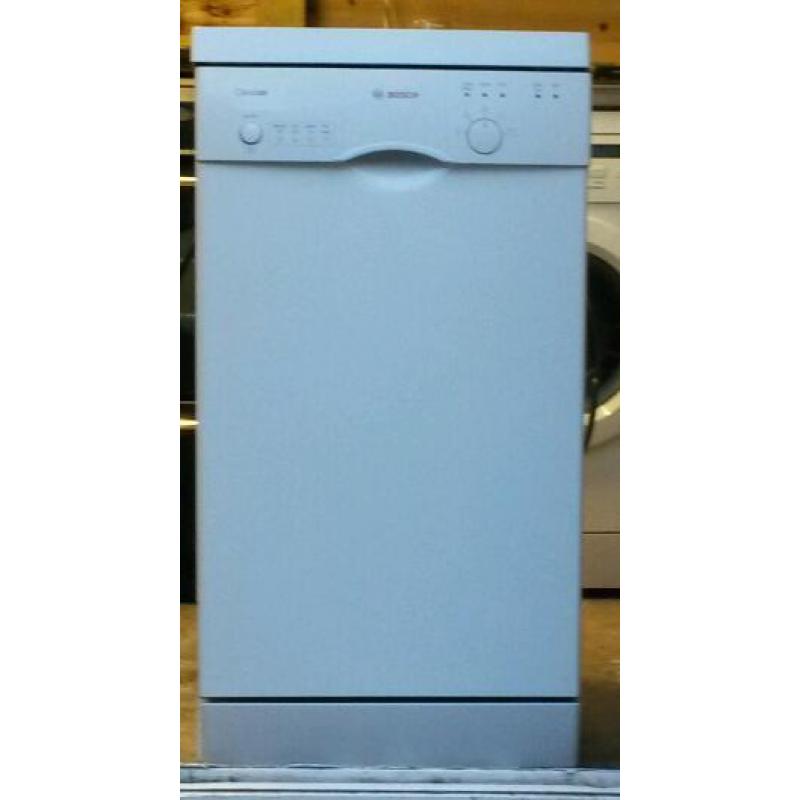 Bosch A+ slimline dishwasher in white excellent condition warranty included