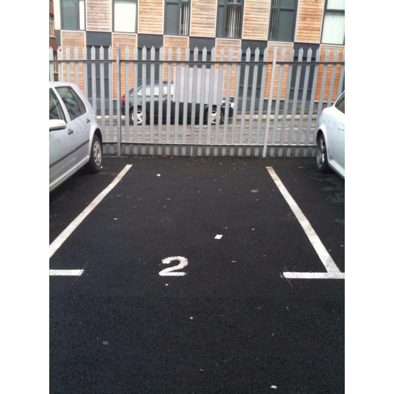 ***SHARP ST***Very Close To***CIS TOWER, SHUDEHILL & CITY CENTRE***Open Air, Gated Car Park (3638)