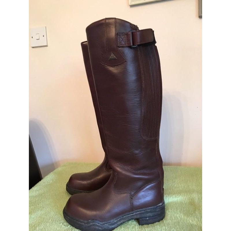 Women's riding boots leather