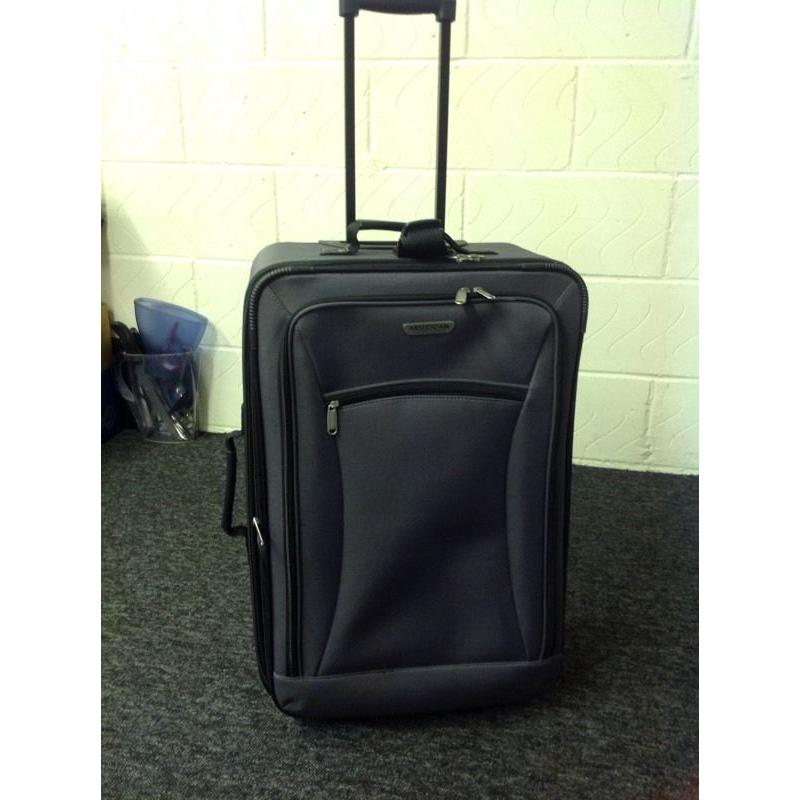Lightweight suitcase on two wheels