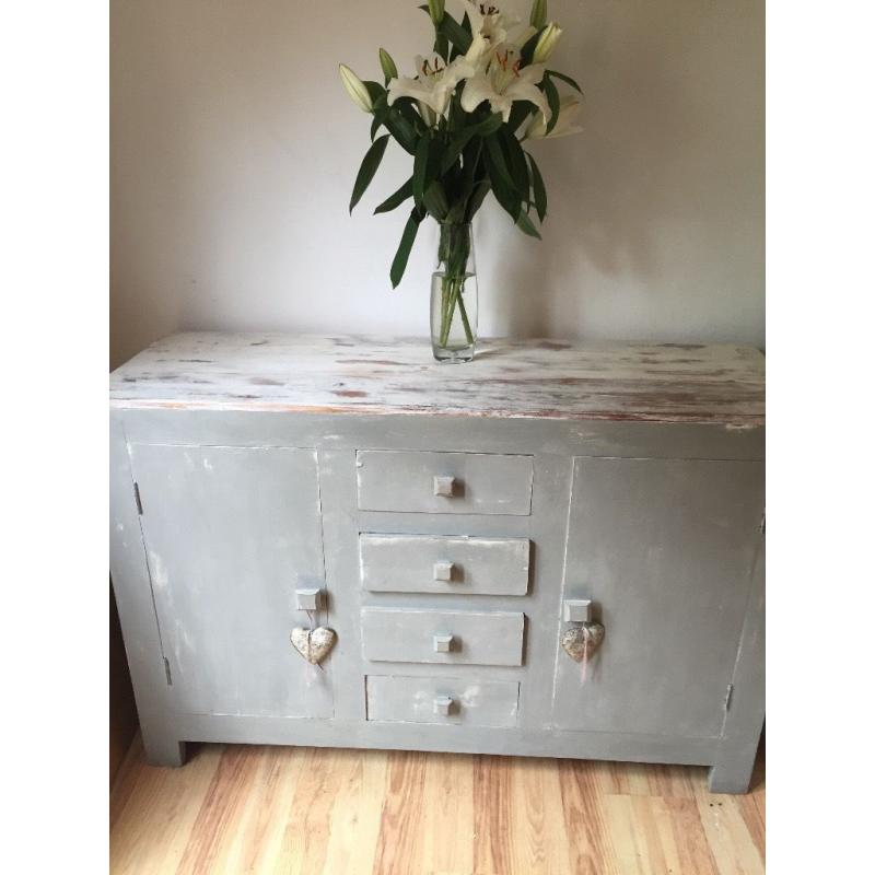 Lovely side unit