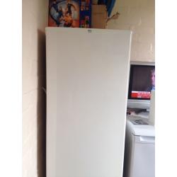 White, swan essentials slim freezer