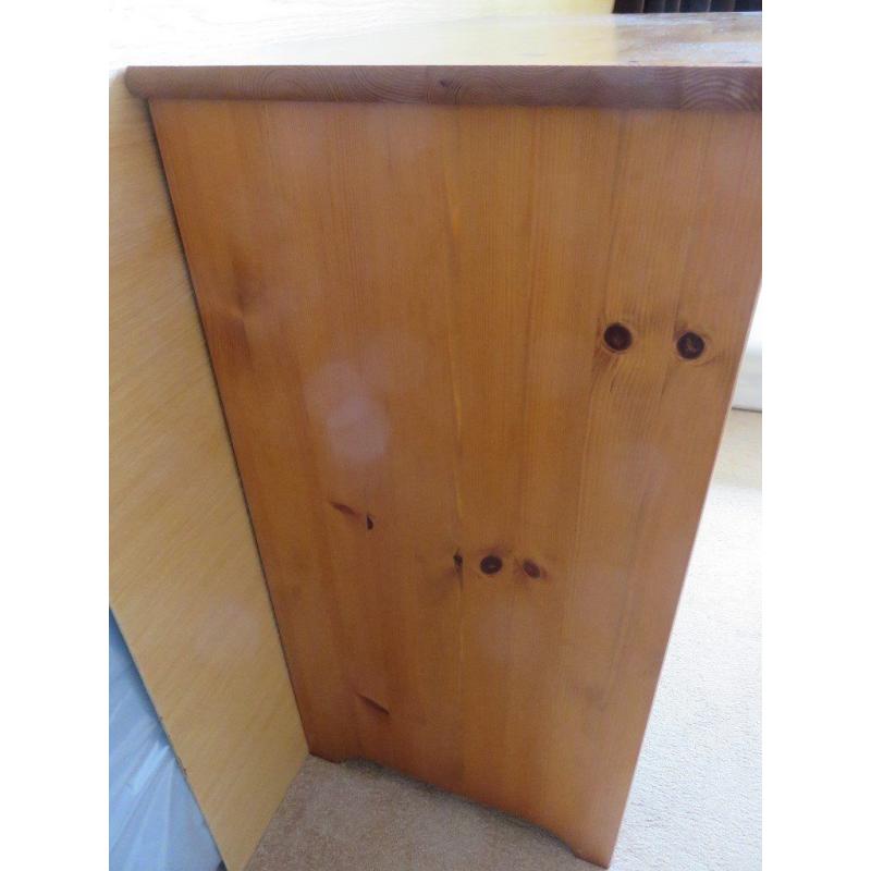 Chest of Drawers – Pine 3 Drawers Plus 2 Half Drawers