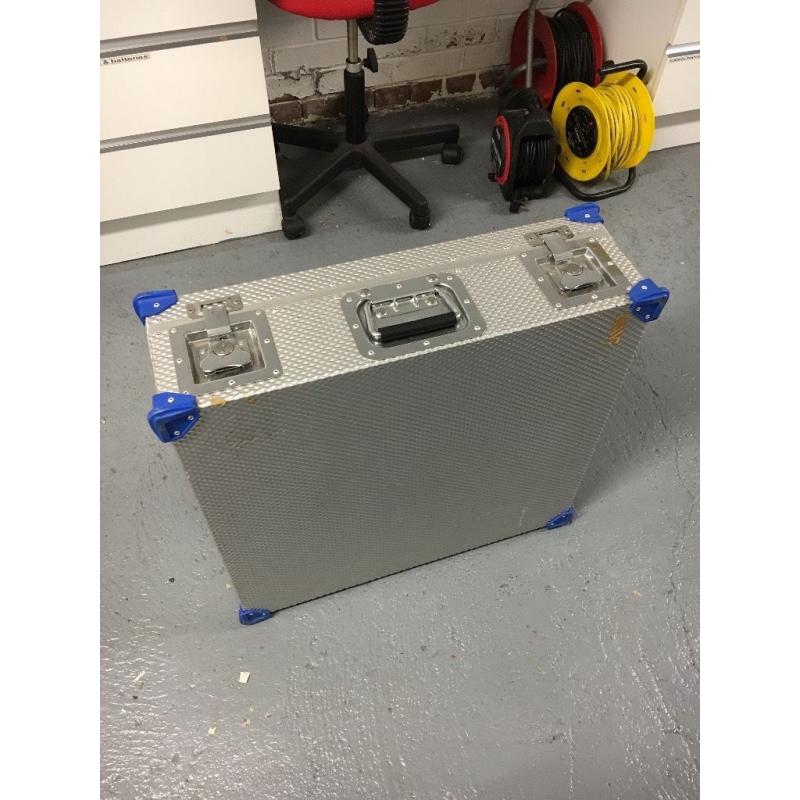 Aluminium Flight case with foam lining