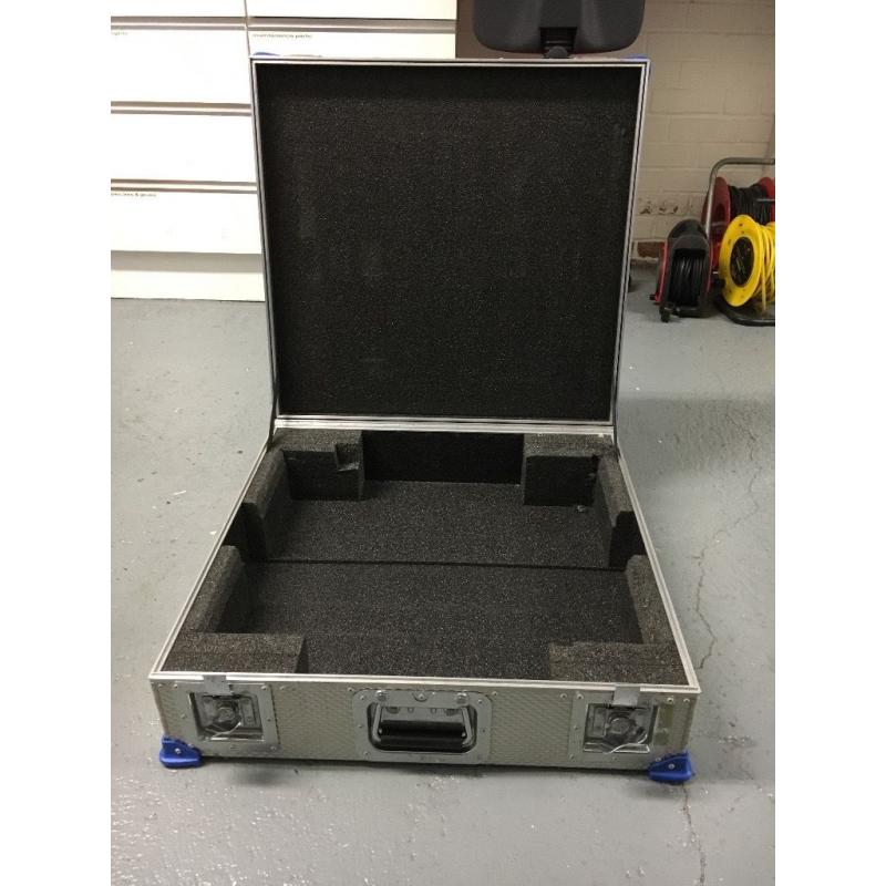 Aluminium Flight case with foam lining