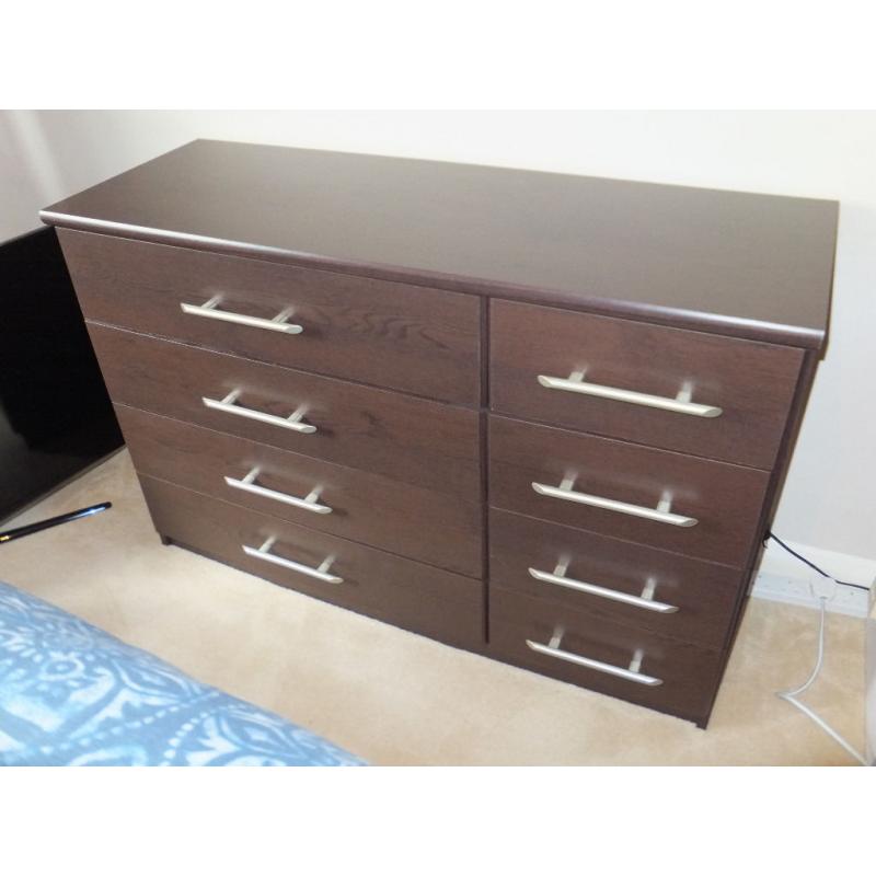Large chest of drawers with 8 x draws excellent condition collection from Colchester