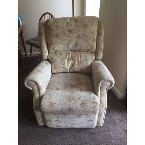 Reclinable chairs
