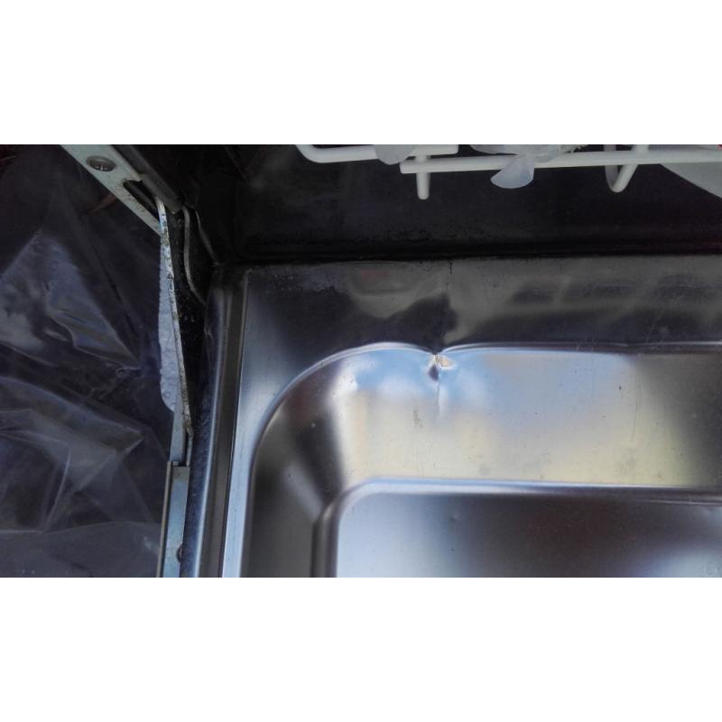 Hotpoint-Aquarius-SDW60-Slimline-Dishwasher
