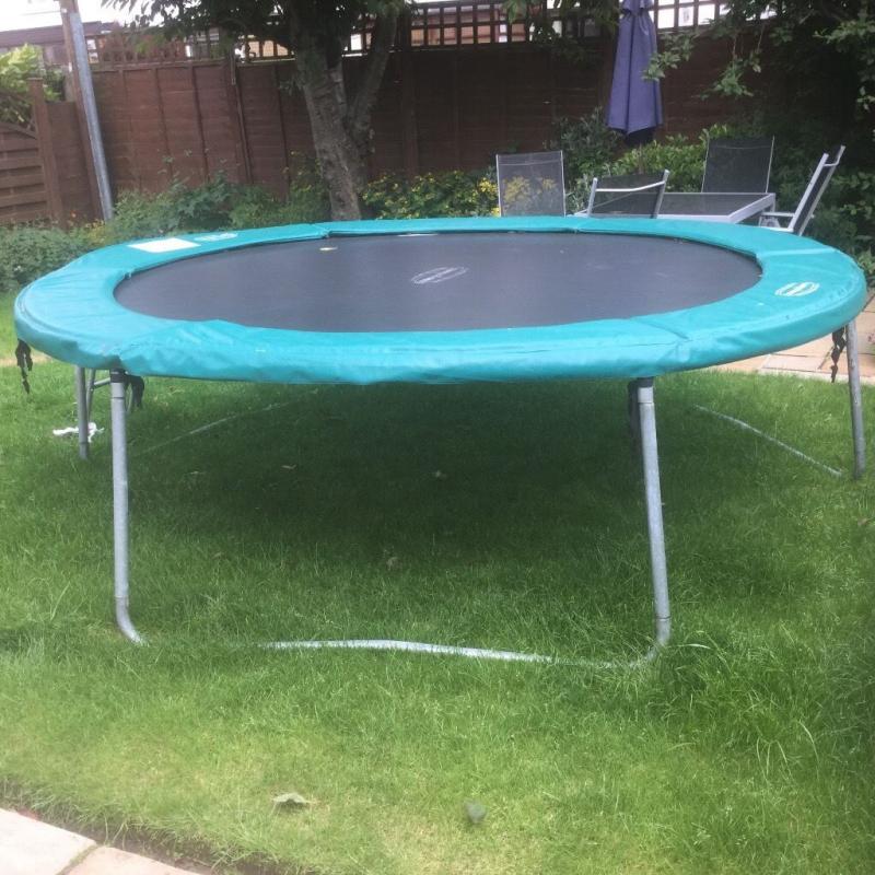 TRAMPOLINE 10 feet wide Excellent Condition