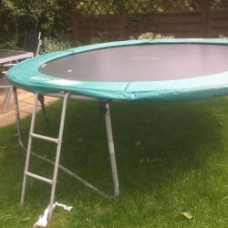 TRAMPOLINE 10 feet wide Excellent Condition