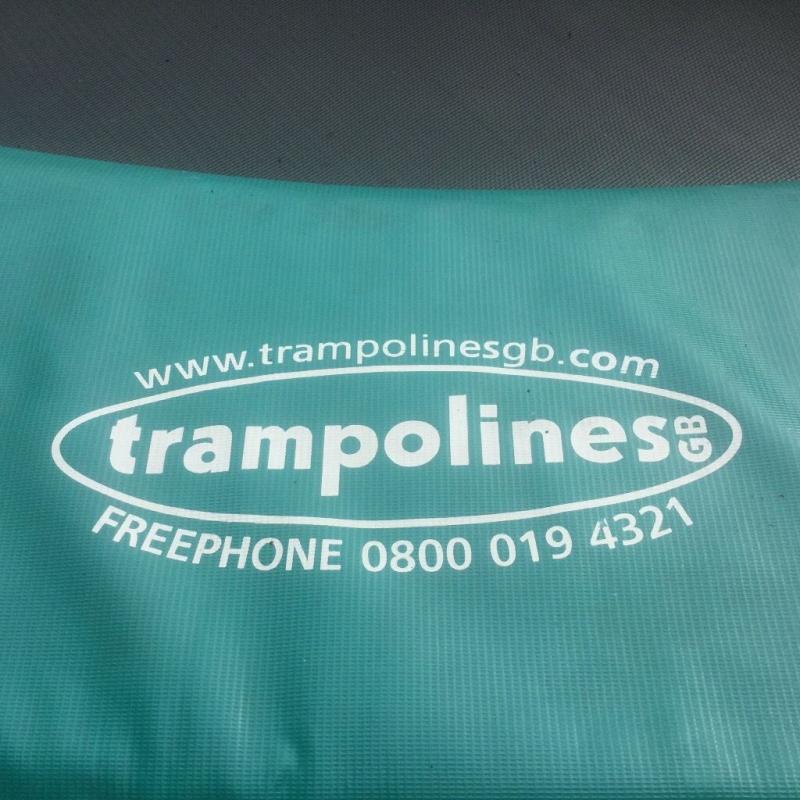 TRAMPOLINE 10 feet wide Excellent Condition