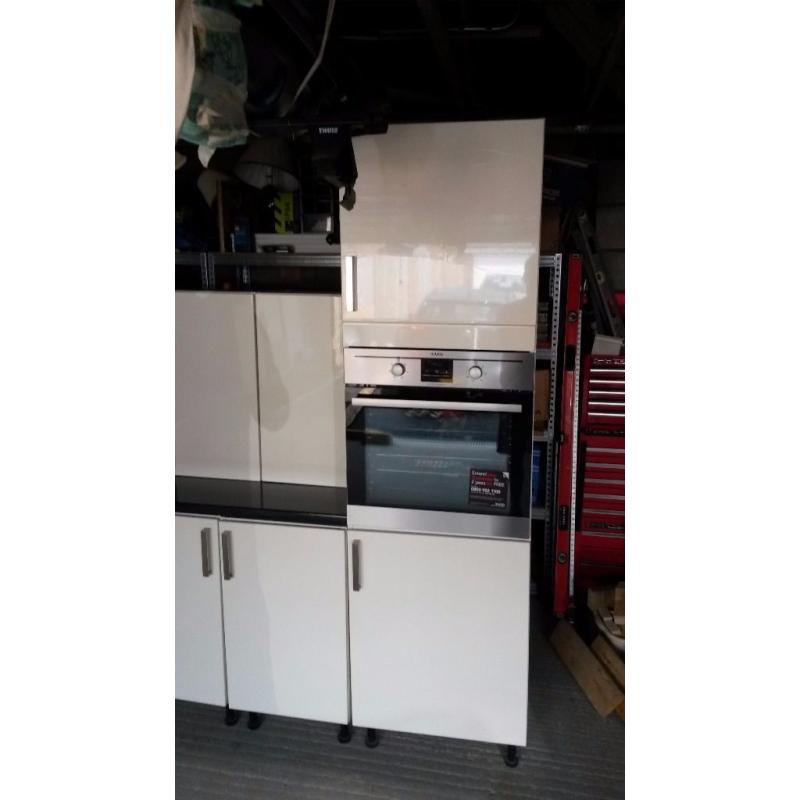 AEG Electric Built-in Single Oven In Stainless Steel With Antifingerprint Coating