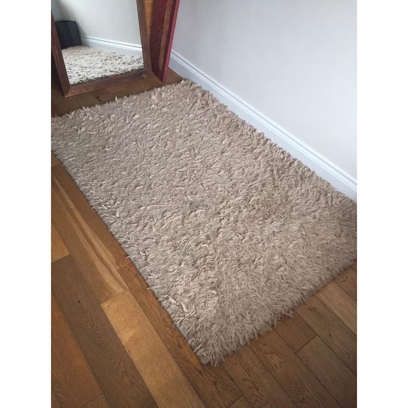 Wool pile rug