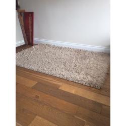 Wool pile rug