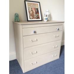Chest of drawers