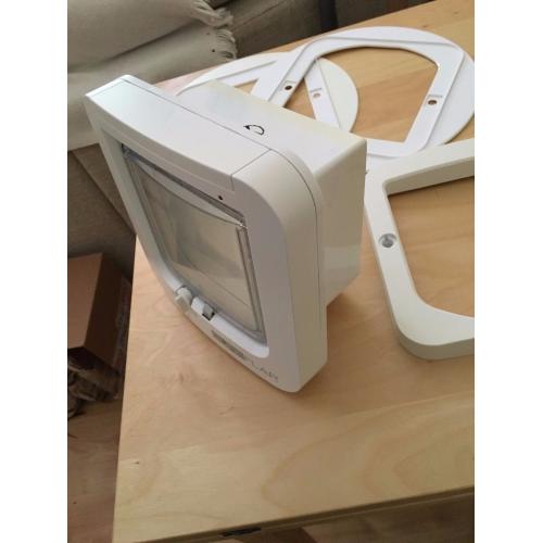 Sureflap Microchip Cat Flap with adaptor