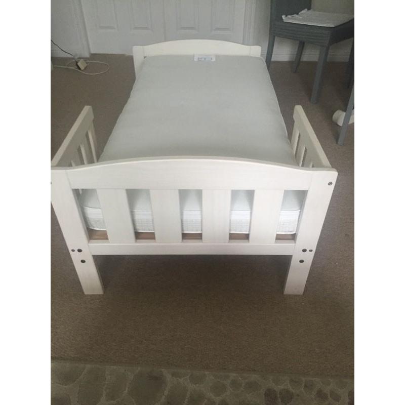 Childs bed