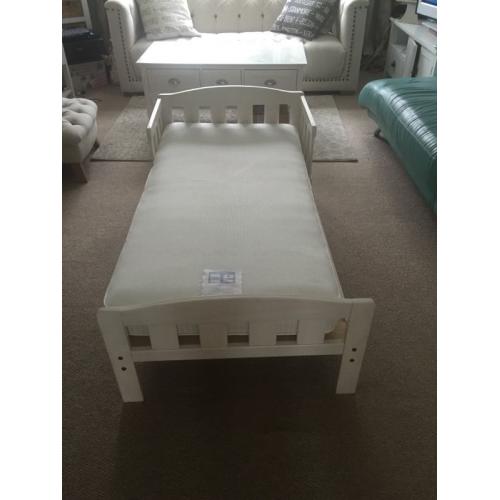 Childs bed