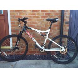 Men's mountain bike