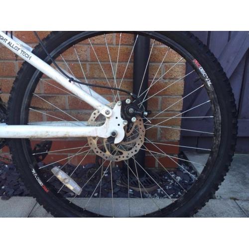 Men's mountain bike