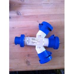 GEWISS 2 PIN + EARTH TRIPLE SOCKET ADAPTOR 220 VOLT