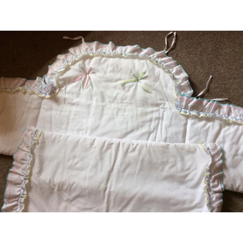 Cot bumper and quilt