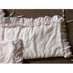 Cot bumper and quilt
