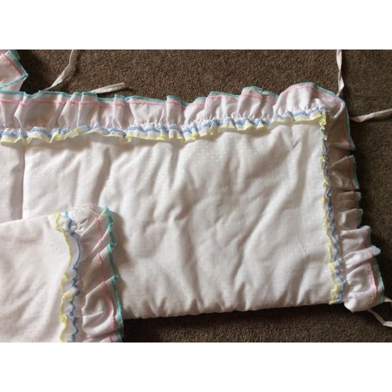 Cot bumper and quilt
