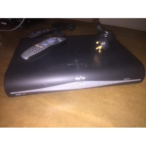 Sky +HD built in wireless box with controller
