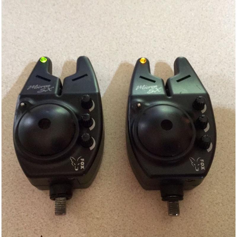 **2 x FOX SX BITE ALARMS* GREEN / YELLOW* CARP*BARBEL*PIKE **