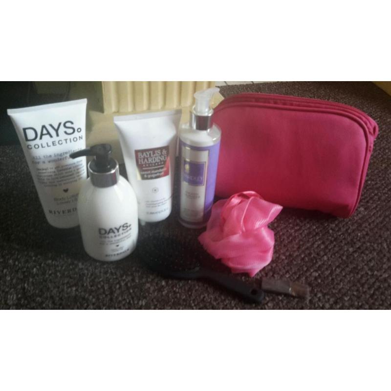 Brand new make up bag and new accessories