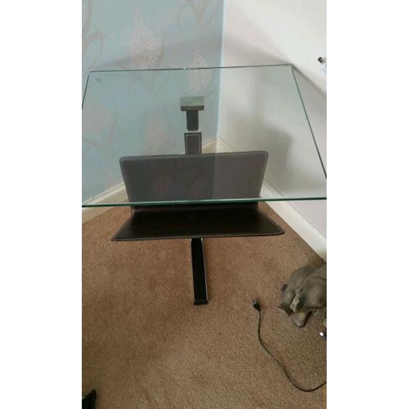 Magazine table