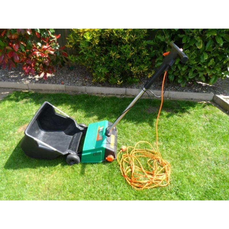 Black and Decker GD 200 Lawnrake/Scarifier