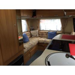 Swift 590RL Suntour 4 Berth
