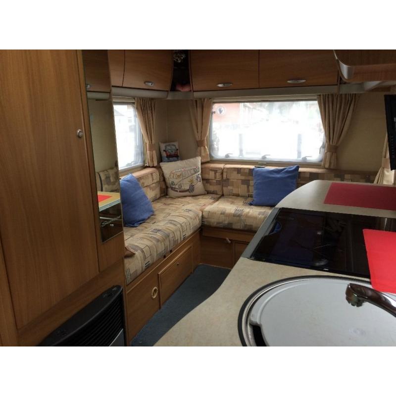 Swift 590RL Suntour 4 Berth