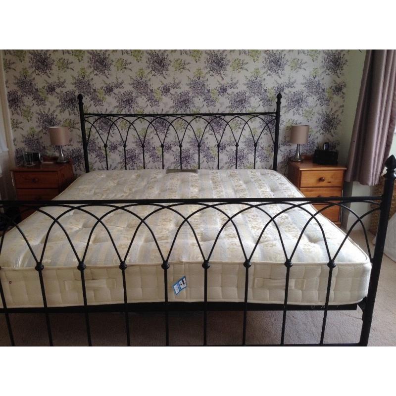 Wrought iron Super king bed frame with/without mattress. Structurally sound- few signs of wear.