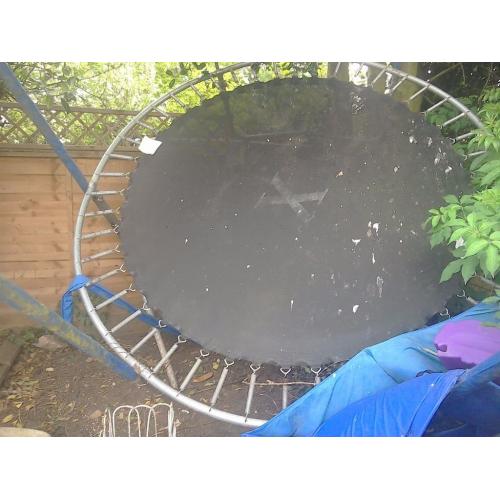 Trampoline with net