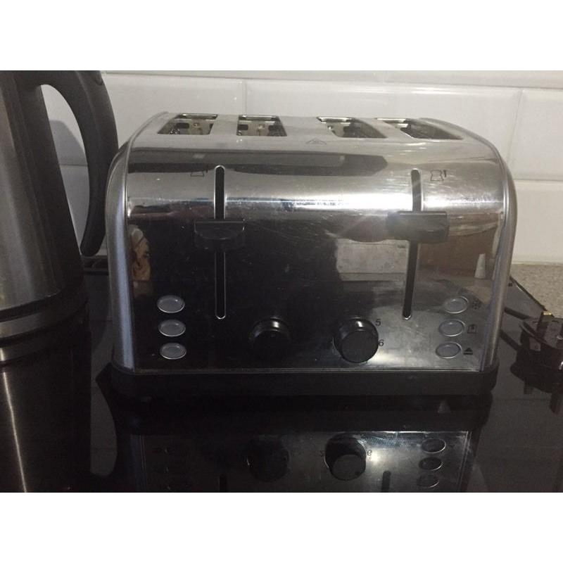 Used kettle & toaster