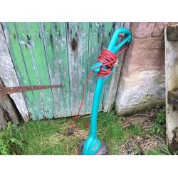 Electric grass strimmer