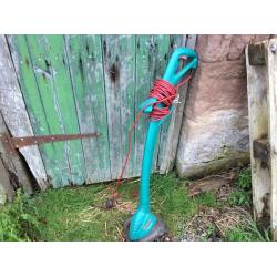 Electric grass strimmer
