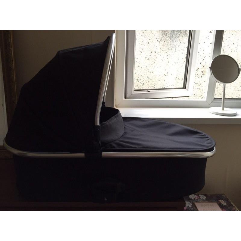 Oyster carry cot and accessories