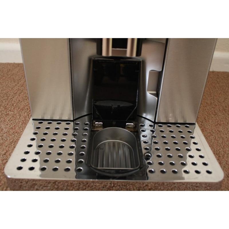 De'Longhi Prima Donna Avant ESAM6700 15 Bar Bean to Cup Espresso + Cappuccino Machine - Boxed