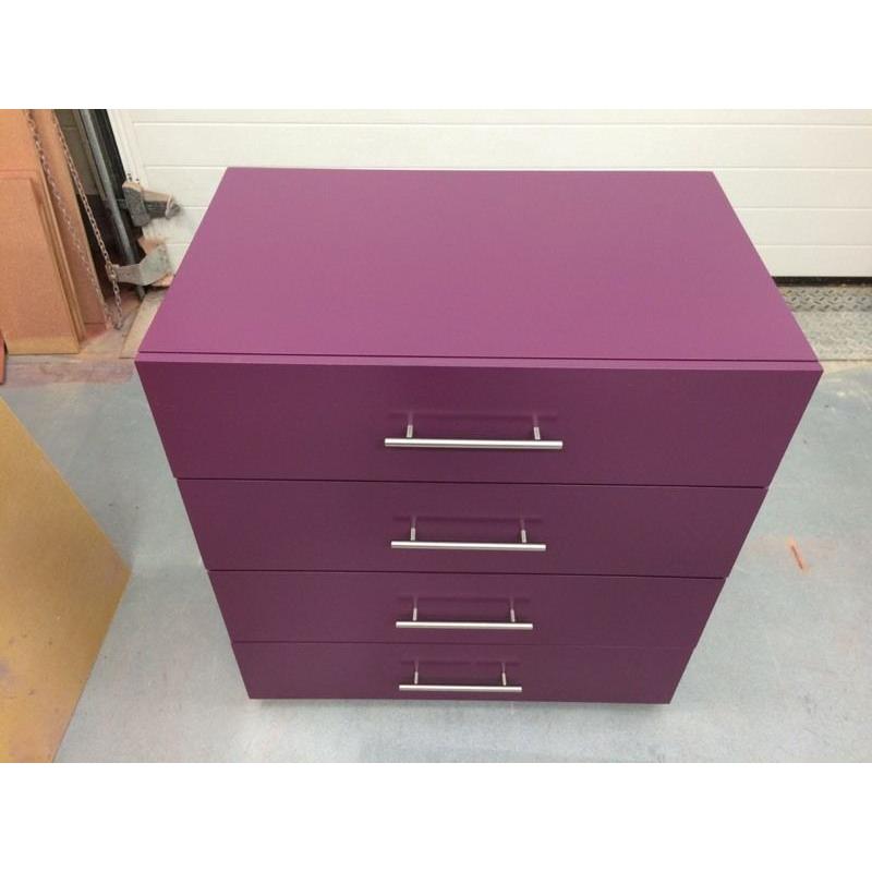 New chest of 4 drawers