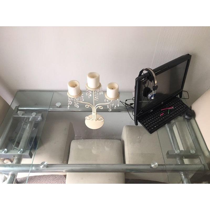 Glass extendable dining table