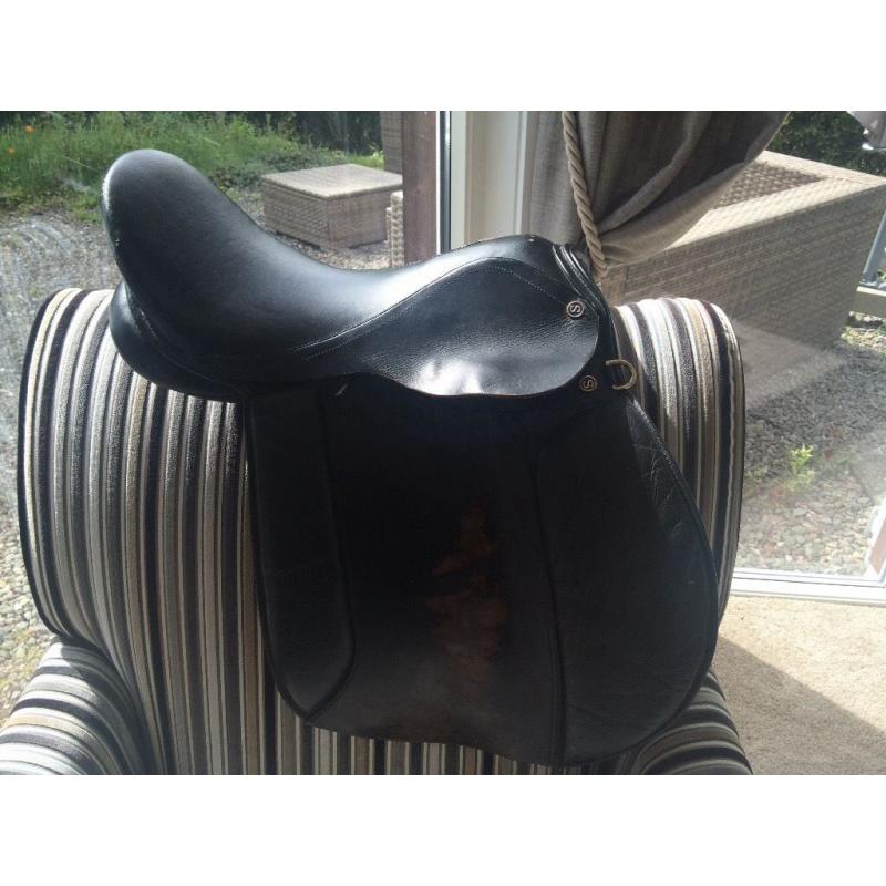 17 " black leather saddle
