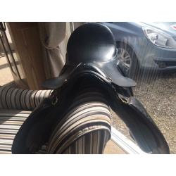 17 " black leather saddle