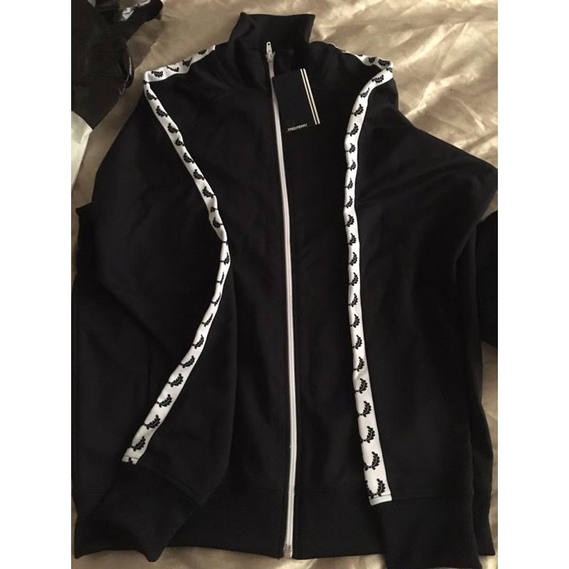 FRED PERRY xl youths zipper top/jkt & T shirt